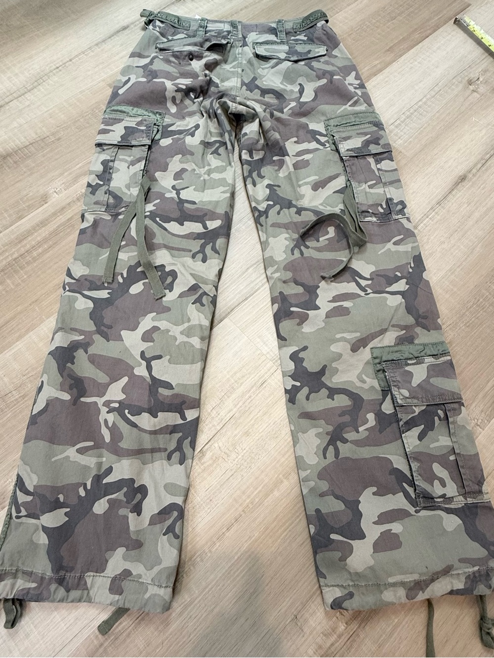Abercrombie & Fitch Low Rise Ultra Loose Cargo Camo Pants Size 25 - Picture 8 of 8